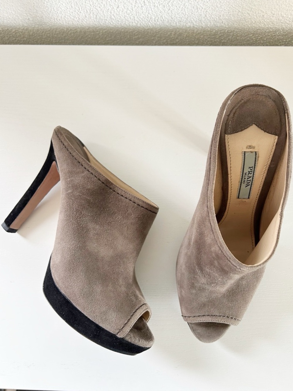 Prada Gray Black Suede Peep Toe Mules Platform Heels Size EU 39.5 - Picture 3 of 10